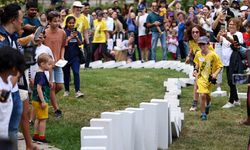 8000 Domino Taşı Toronto’da devrildi