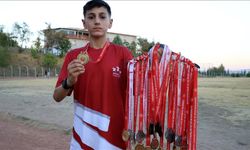 Genç atletten 2 yılda 30 madalya