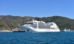 "Seabourn Encore" kruvaziyeri 570 yolcusuyla Marmaris'e geldi