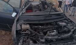 Yolcu otobüsü ile otomobilin çarpıştığı kazada 1 kişi öldü, 1 kişi yaralandı