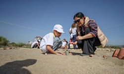 Arkeolojiyi 8 bin 500 yıllık höyükte dokunarak öğreniyorlar