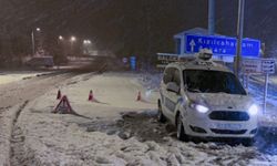 Kar yağışı nedeniyle yaylada mahsur kalan 4 kişi ekiplerce kurtarıldı