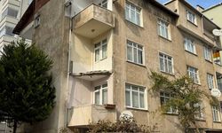 Kartal'da balkon çöktü! Bina mühürlendi