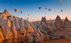 Kapadokya'da sıcak hava balon turlarına rüzgar ve tipi engeli