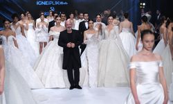 52 Model ile Muhteşem Defile