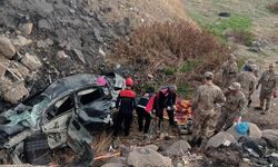 Şırnak'ta menfeze düşen otomobildeki 1 kişi öldü, 6 kişi yaralandı