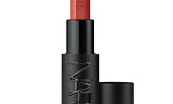 Dudaklarda Uzun Süre Kalıcı Şıklık: NARS Explicit Lipstick