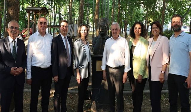 Nilüfer Belediyesi, Nazım Hikmet'i anmak için "Bu Kent Nazım'ı Sevdi" etkinliği düzenledi