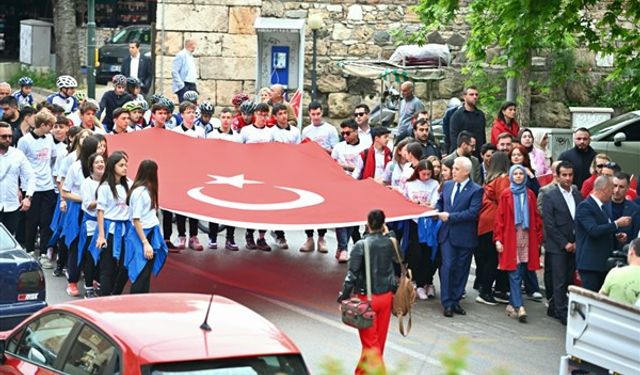 Bursa'da 19 Mayıs kutlamaları kortej yürüyüşüyle başladı