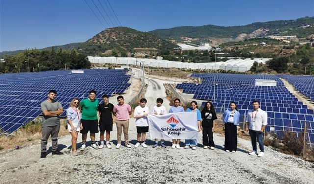 Alanya'da öğrenciler yenilenebilir enerji konusunda bilgilendirildi