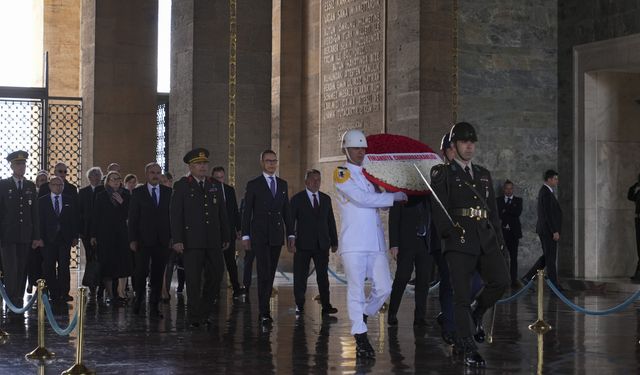 Finlandiya Cumhurbaşkanı Stubb, Anıtkabir'i ziyaret etti