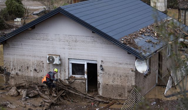 Bosna Hersek'te can kayıplarının olduğu sel felaketinin ardından yaralar sarılıyor