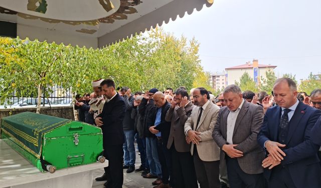 Erzurum'da 4. kattan düşen genç hayatını kaybetti