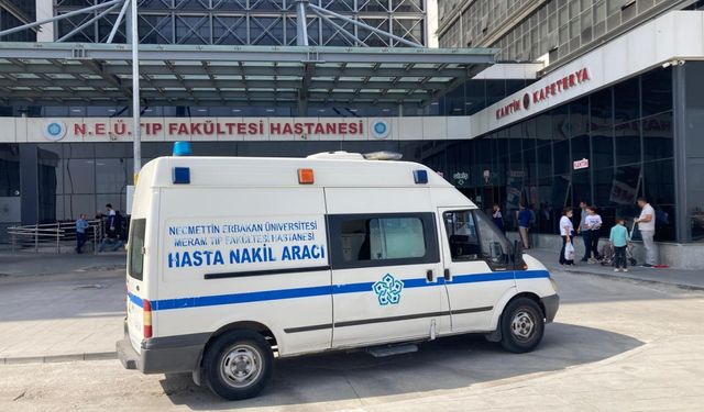 Konya'da yardım çağrısına giden polis, bıçakla yaralandı