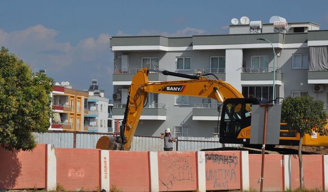 Mersin'de altyapı çalışmalarında doğal gaz borusu patladı