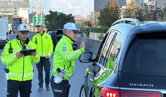 Usulsüz çakar ve siren denetiminde sürücülere para cezası