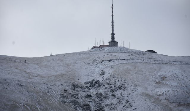 Palandöken'e kar yağdı