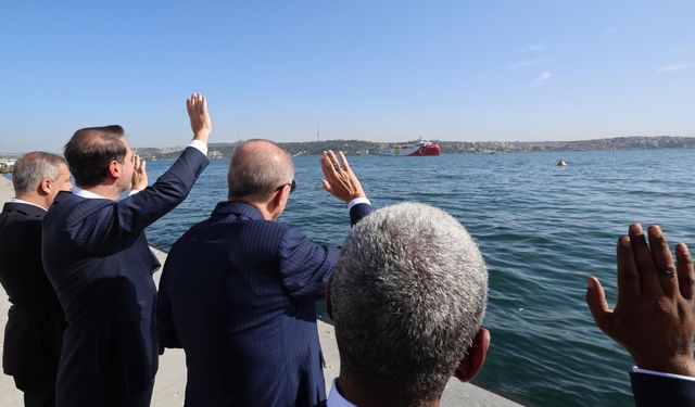 Cumhurbaşkanı Erdoğan, Oruç Reis'i Somali'ye uğurladı