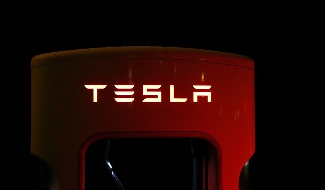 Tesla'dan araba fiyatlarını düşürecek hamle