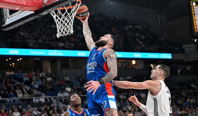 Anadolu Efes deplasmanda Real Madrid'i mağlup etti