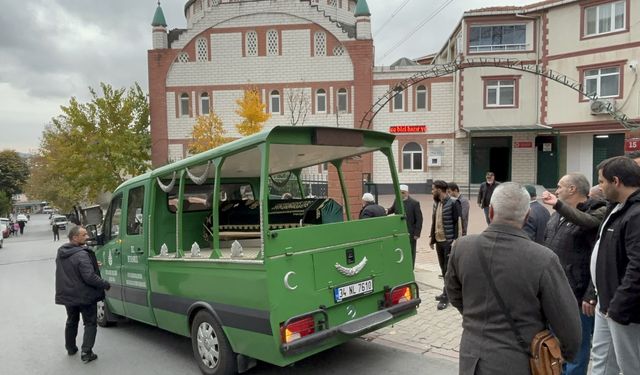 İETT otobüsünün çarpması sonucu ölen çocuğun cenazesi defnedildi