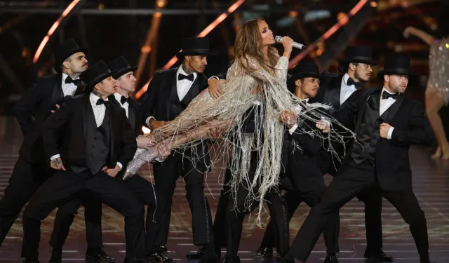 Şeriatla yönetilen Suudi Arabistan'da Jennifer Lopez rüzgarı