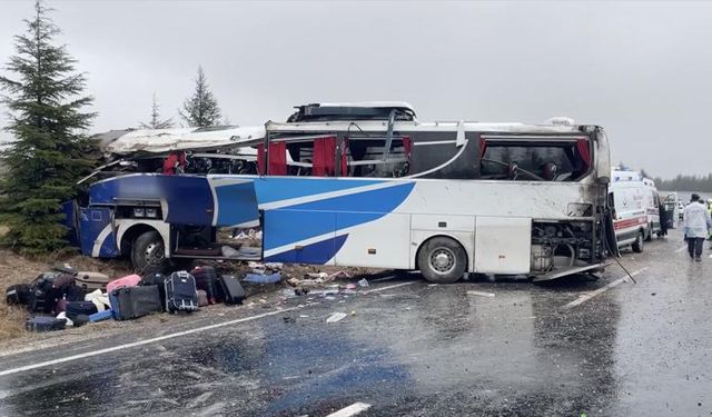 Eskişehir'de feci kaza! Ölü ve yaralılar var