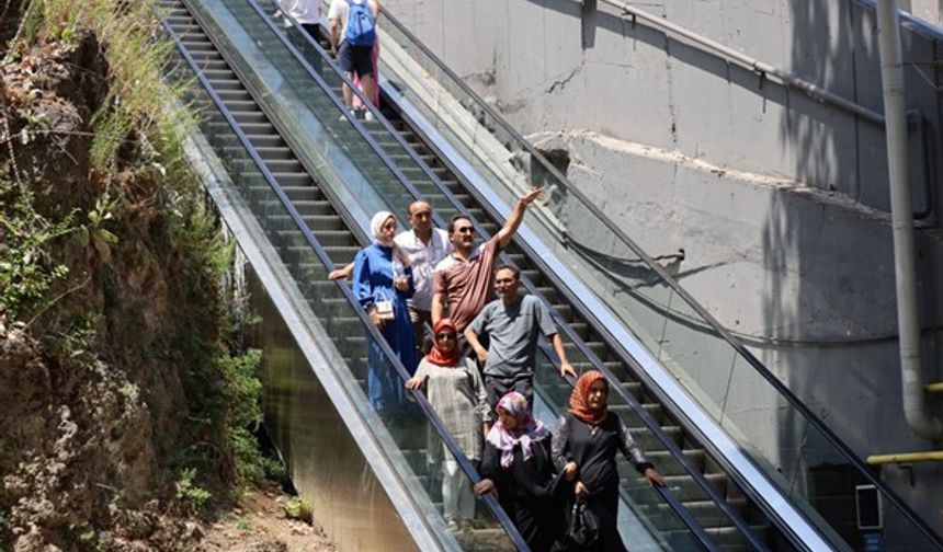 Yürüyen merdivenler tekrar Bursalıların hizmetine açıldı