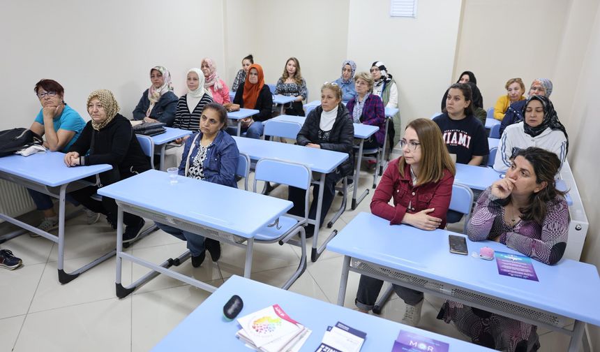 Şirintepe'de kadınlara hizmet tanıtım toplantısı gerçekleştirdi