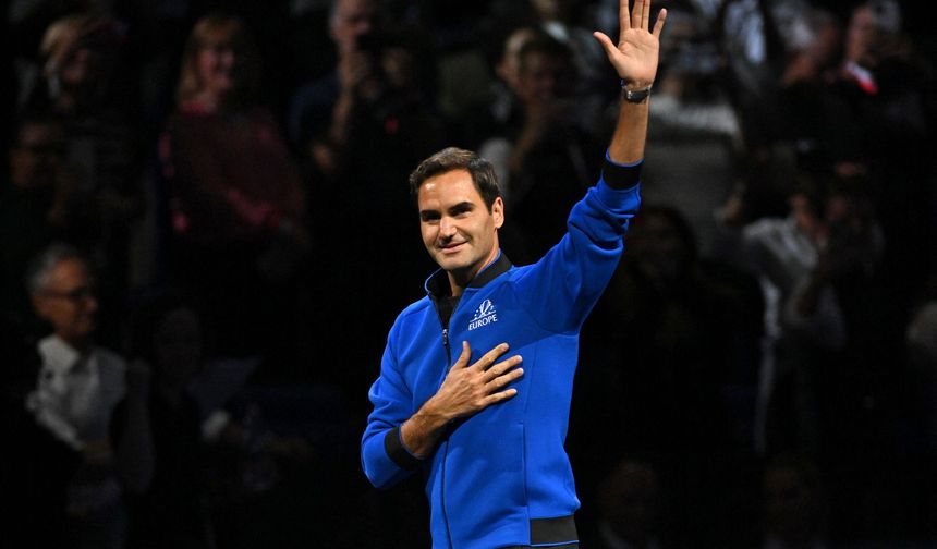 Roger Federer kortlara veda etti