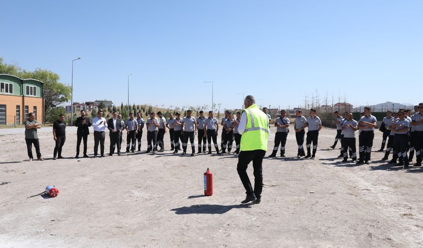 KAYMEK'in özel güvenlik personeline yangın eğitimi