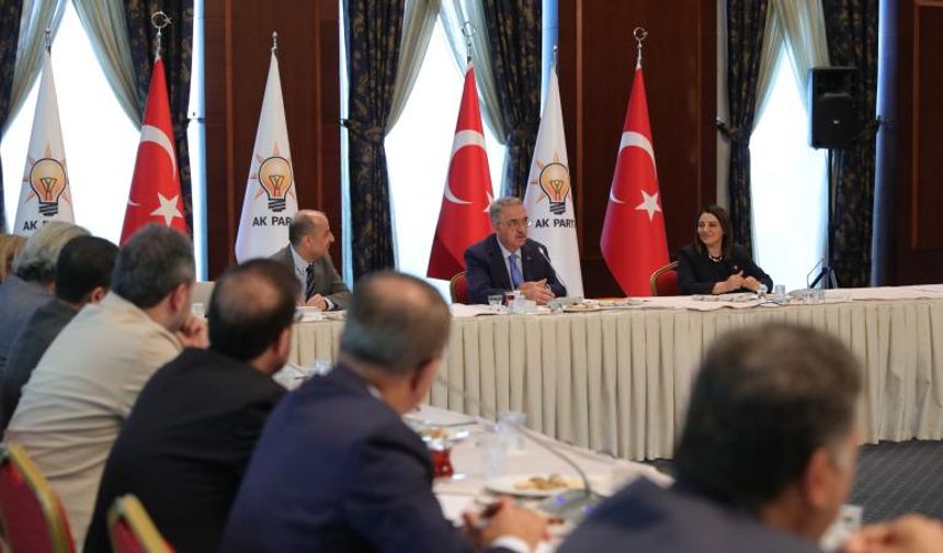 AK Parti'nin "Yeni Anayasa Çalıştayı" başladı