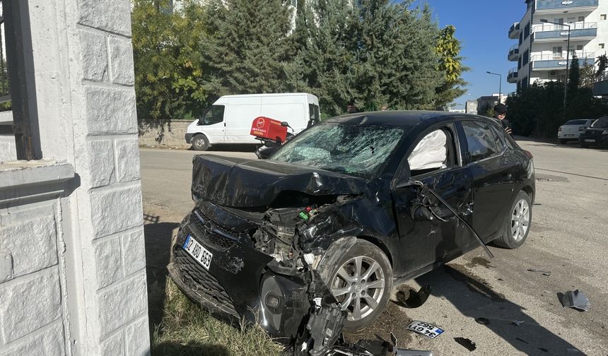 Adıyaman'da otomobil ile çarpışan motosikletin sürücüsü öldü