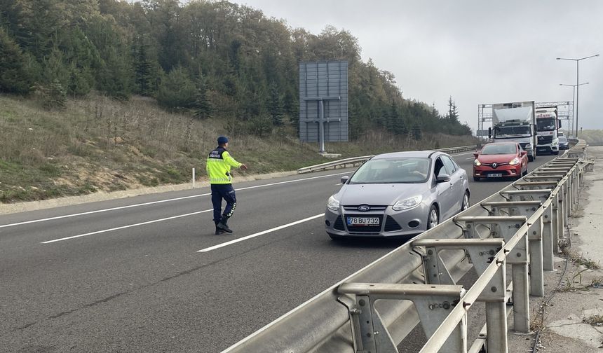 Bolu'da tanker ile otomobil çarpıştı