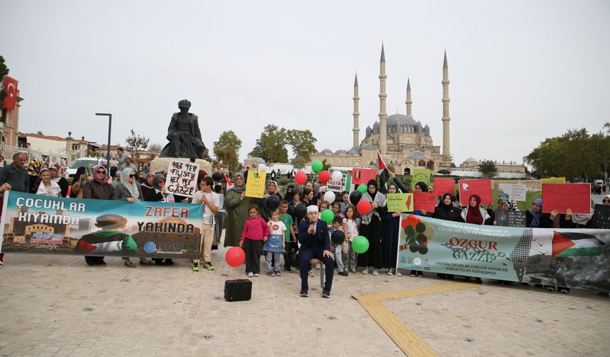 Kadın ve çocuklar İsrail'in Filistin'e yönelik saldırılarını protesto etti