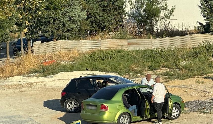 Kırklareli'nde otomobillerinden çevreye çöp atan sürücülere ceza