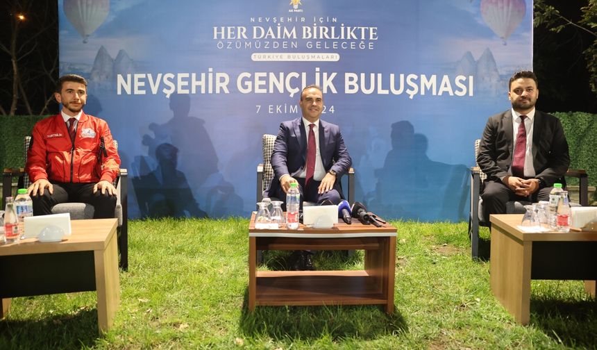 Sanayi ve Teknoloji Bakanı Kacır, Nevşehir'de gençlerle buluştu