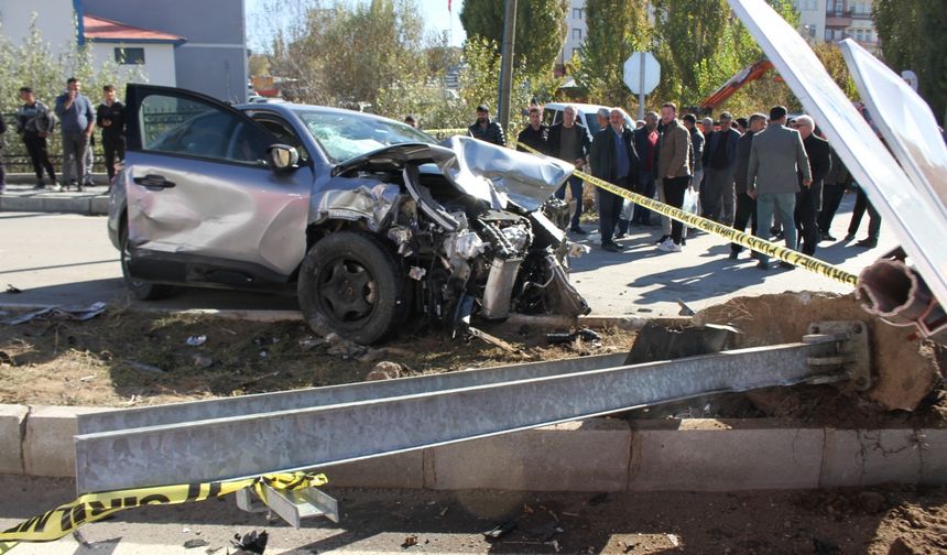 İki otomobilin çarpışması sonucu 1 kişi öldü, 1 kişi yaralandı