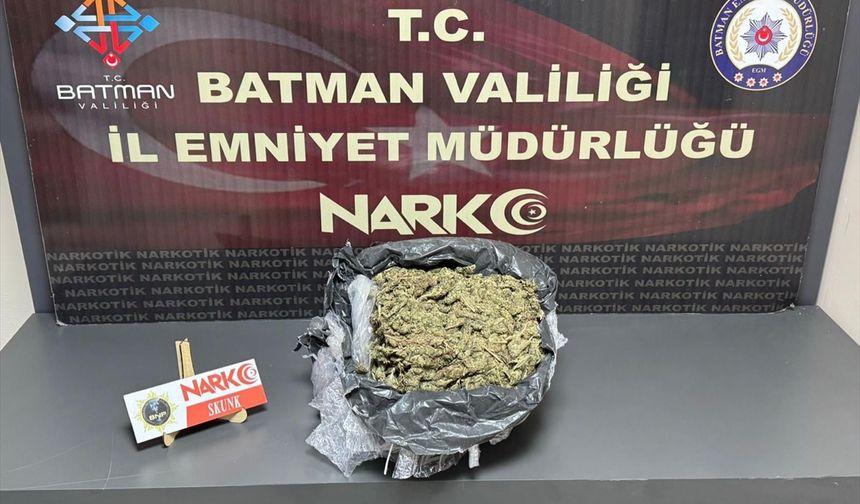 Otomobilde 2 kilo 40 gram sentetik uyuşturucu ele geçirildi