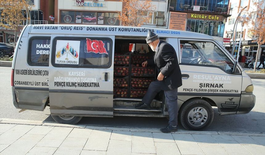 Denizlili Elmacı Dede yetiştirdiği elmaları Hakkari'deki askerler için getirdi