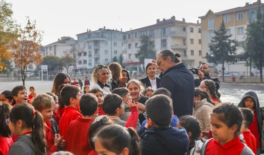 Etimesgut Belediyesi, Okul Bahçelerini Yenileyerek Eğitime Destek Veriyor