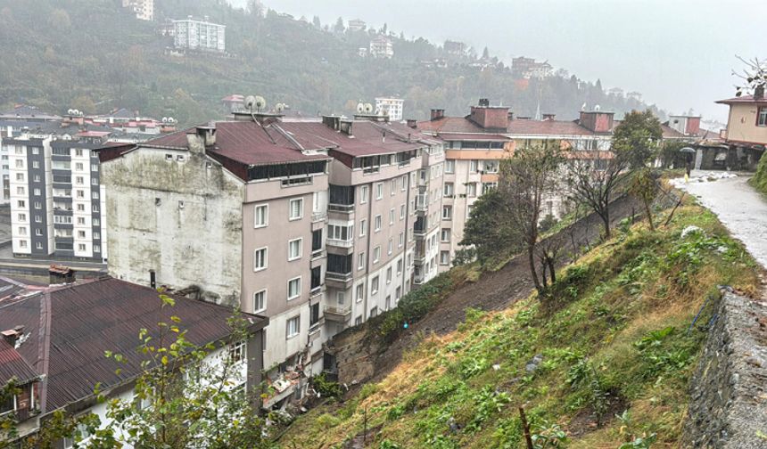 Rize'de heyelan: 1 ölü, 4 yaralı