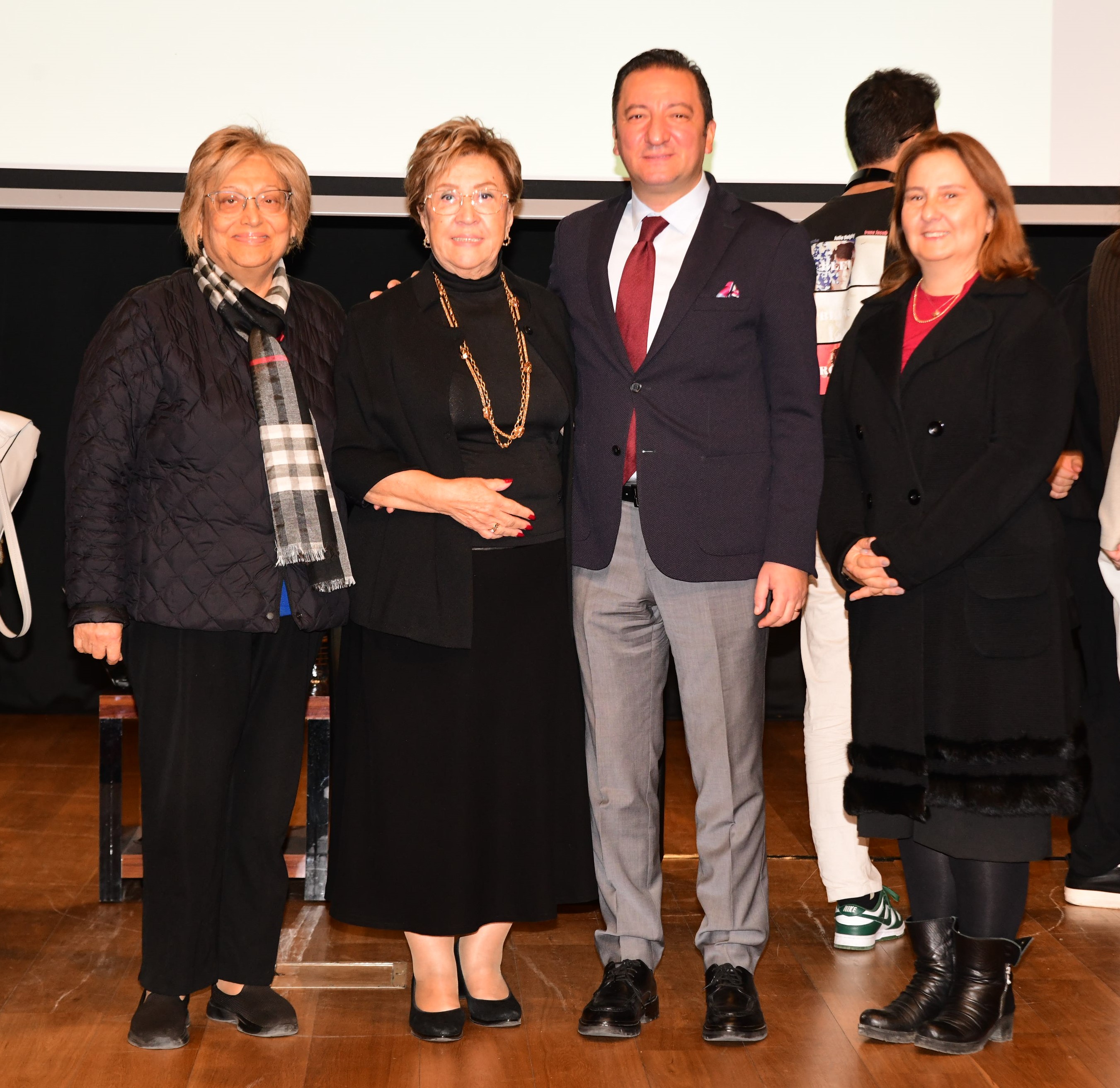 Dr.mebruke Yılmaz Tülay Erkan Doç.dr.rezal Koç Işın Özdemir